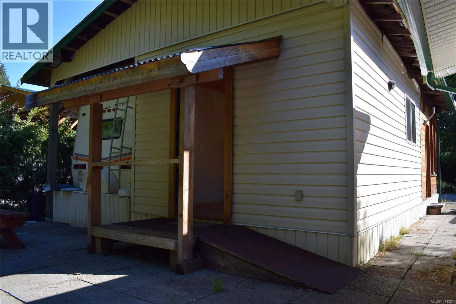 30 8631 South Shore Rd