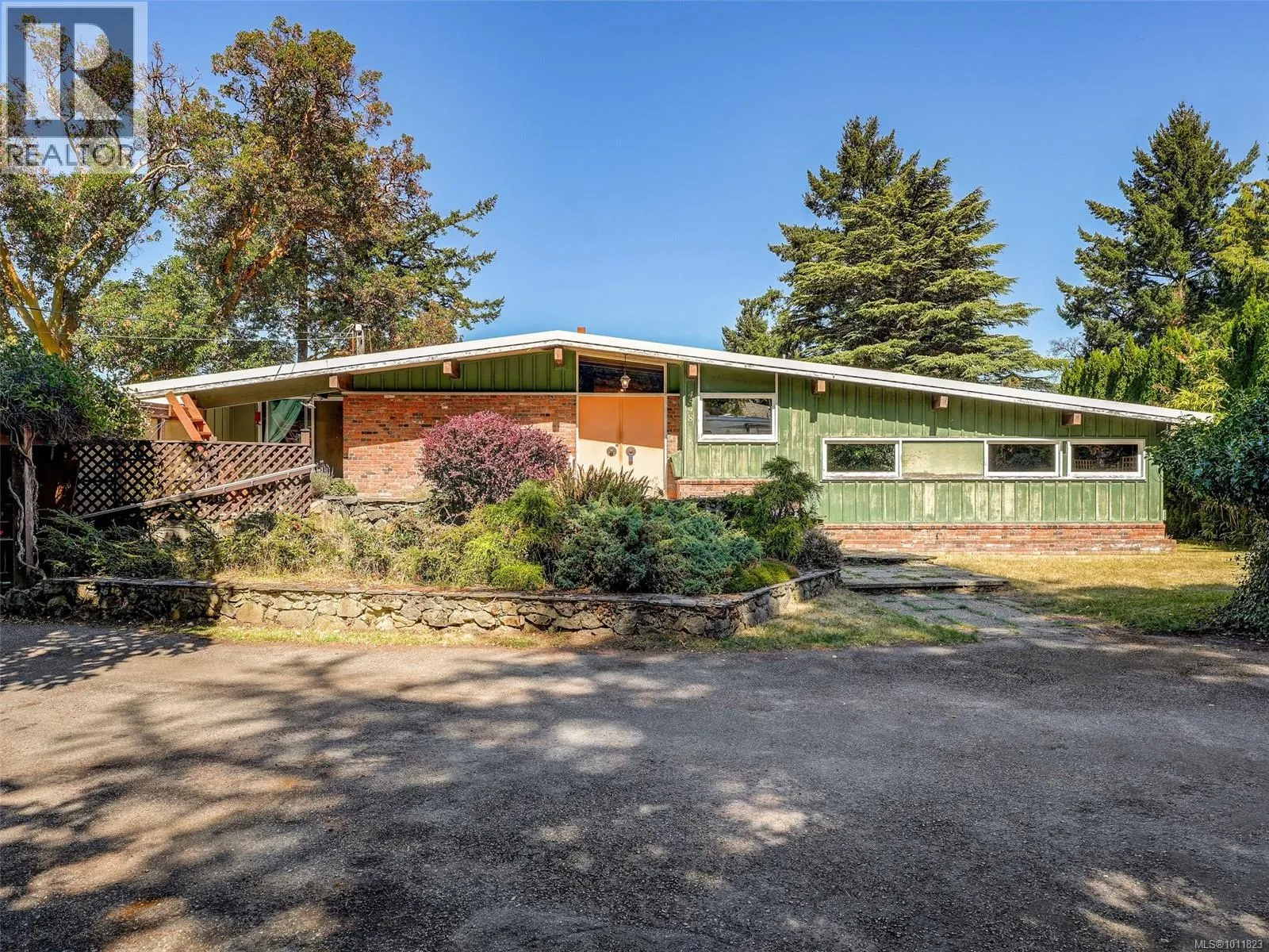4598 Torquay Dr