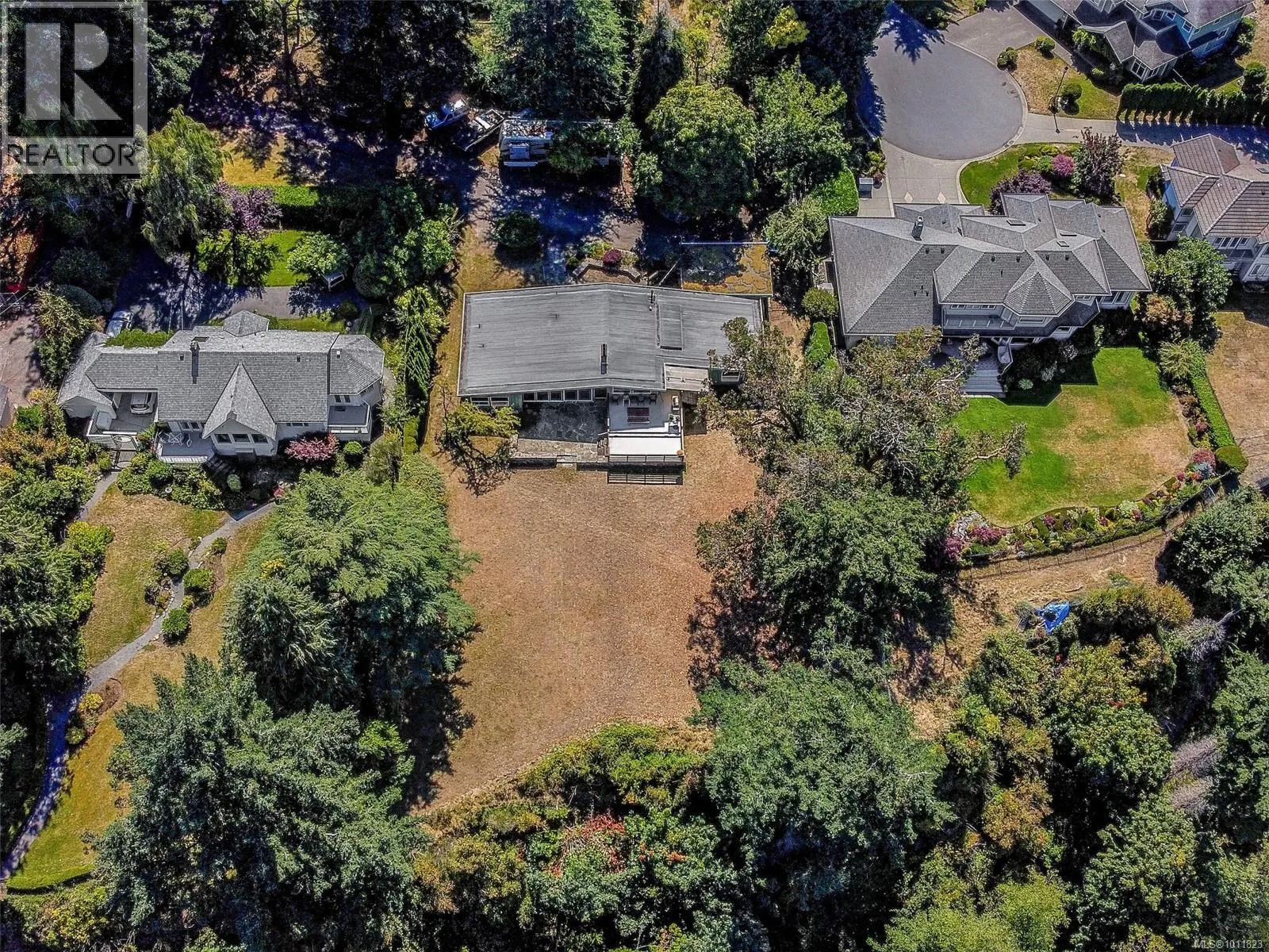4598 Torquay Dr