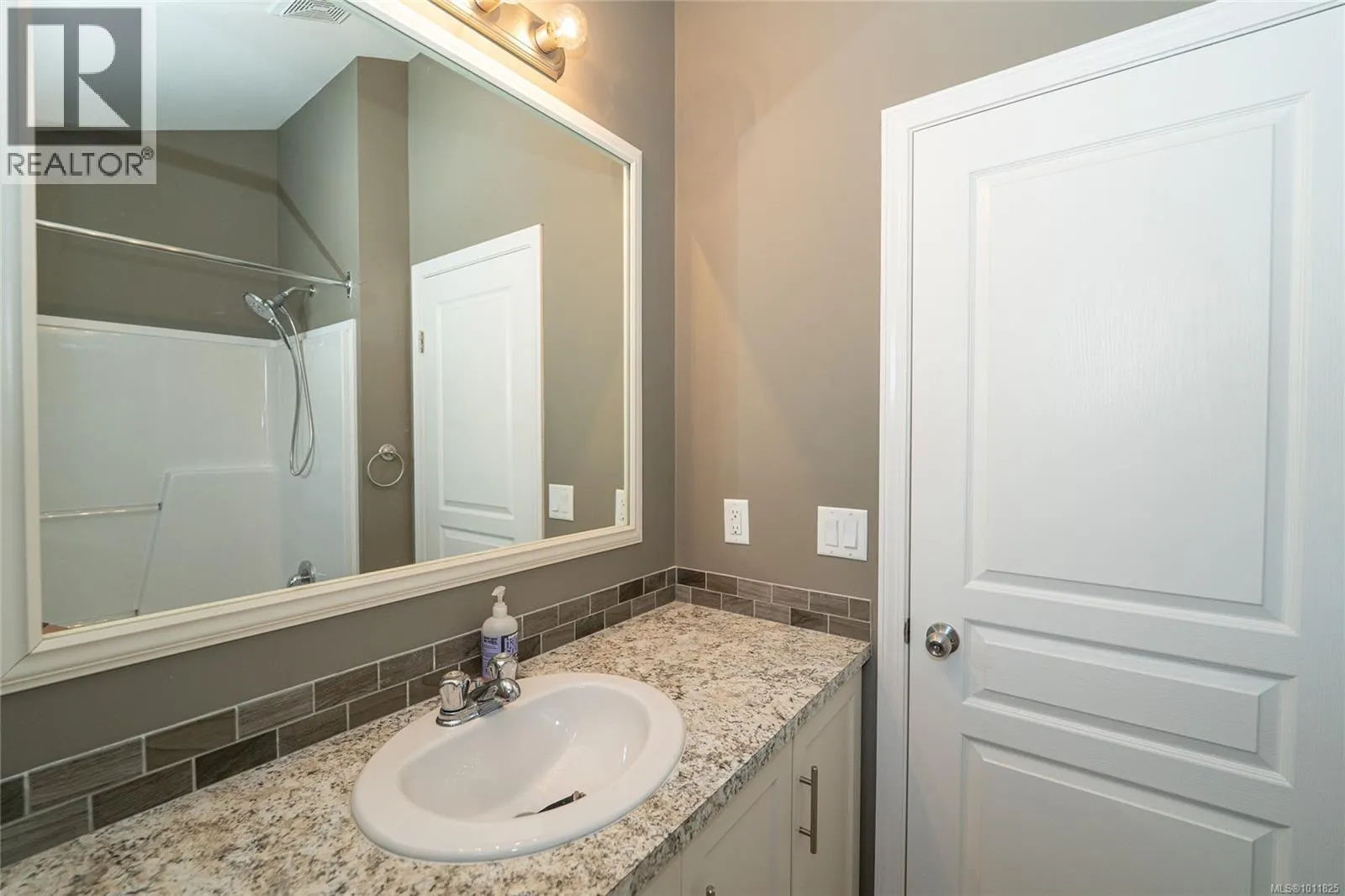 156 3042 River Rd