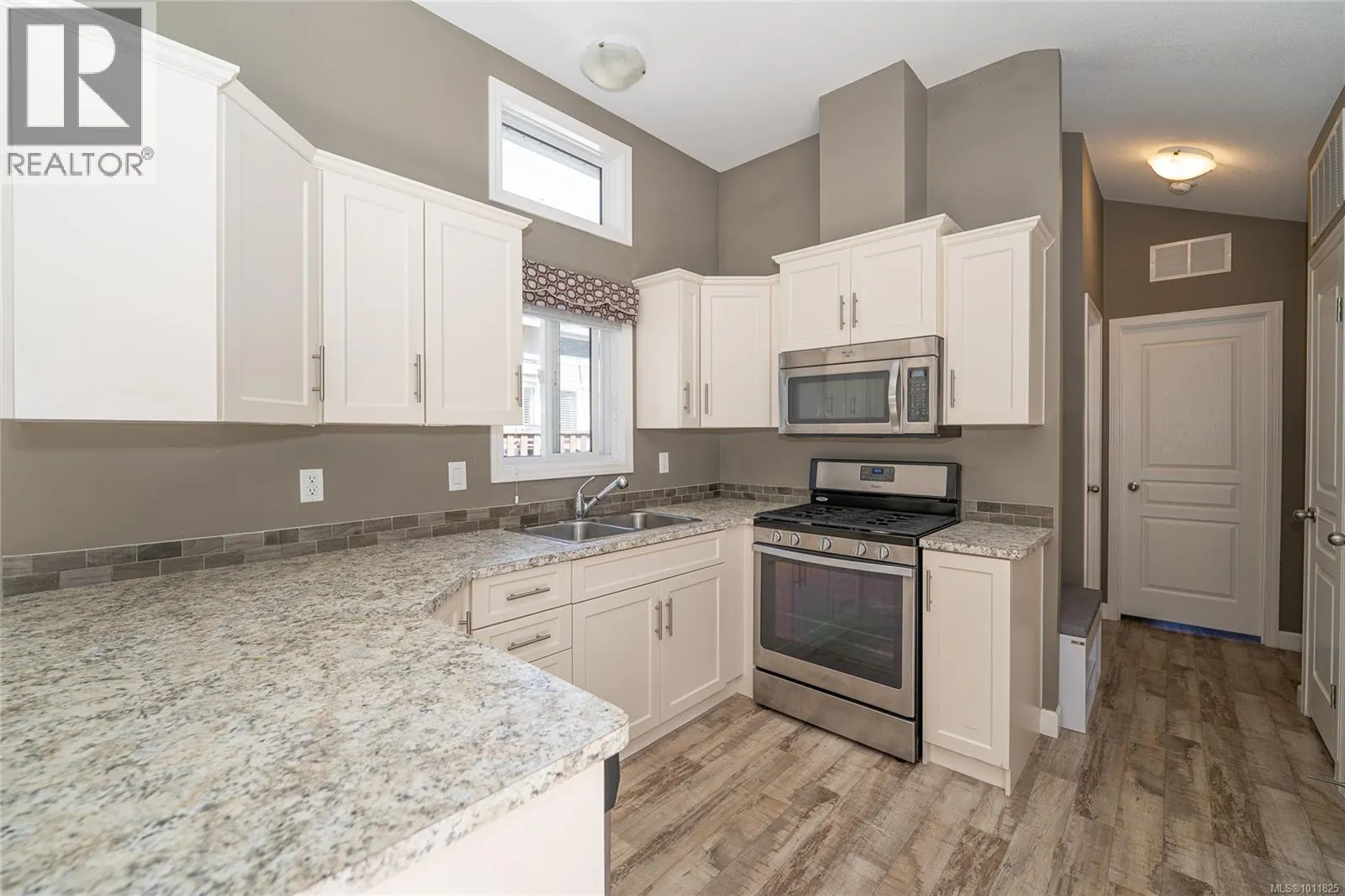 156 3042 River Rd