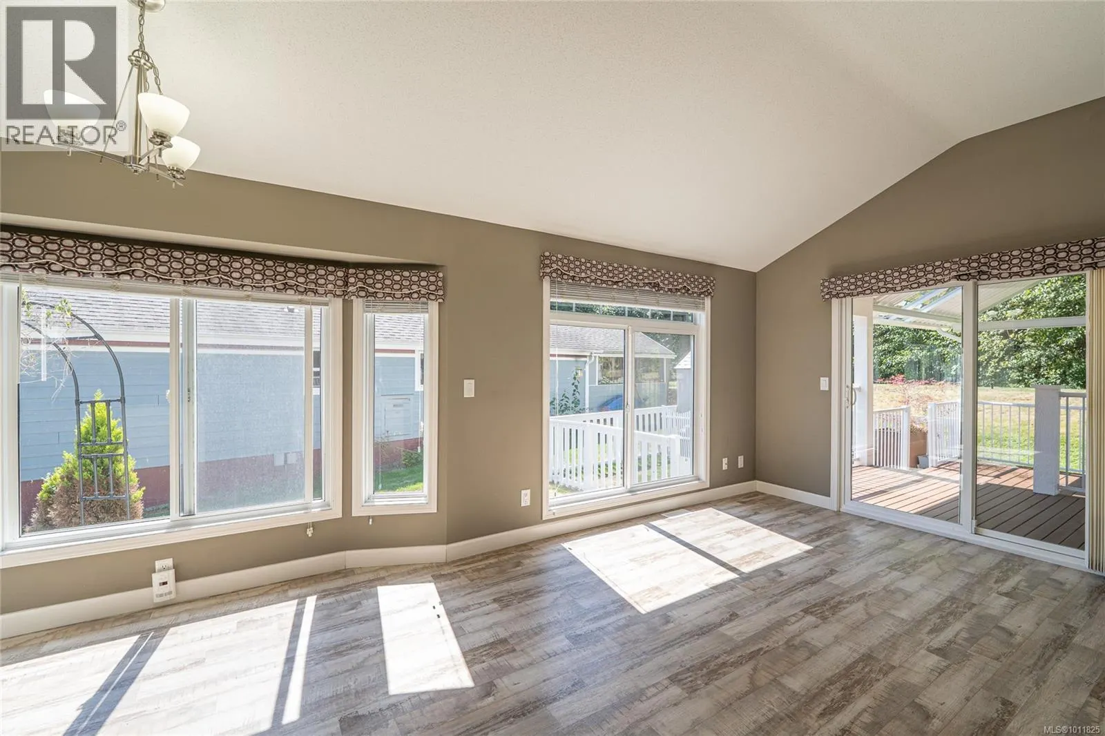 156 3042 River Rd