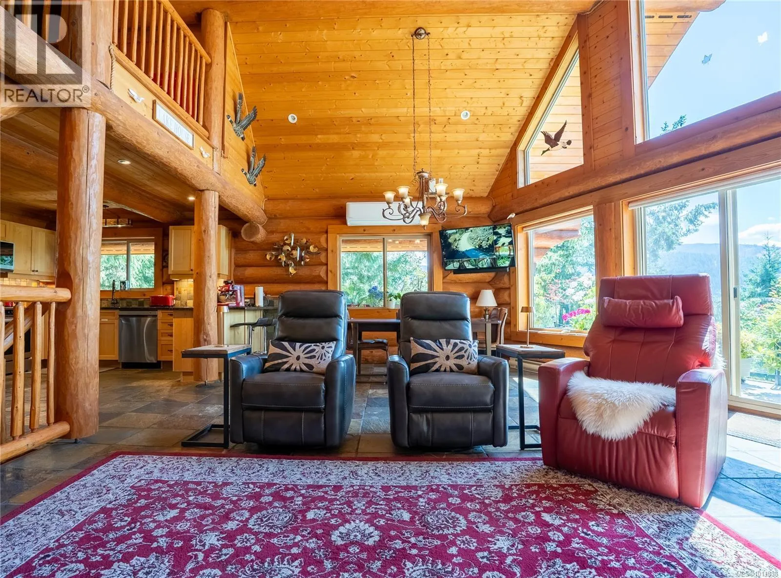 9215 Kestrel Dr