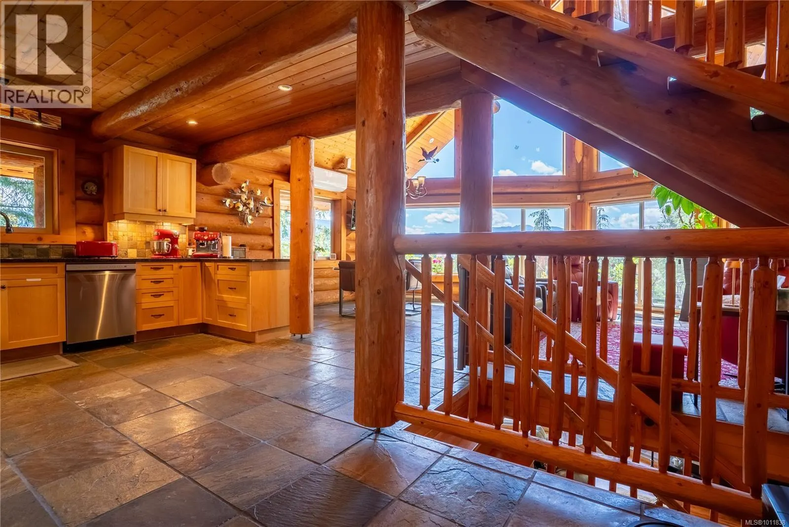 9215 Kestrel Dr