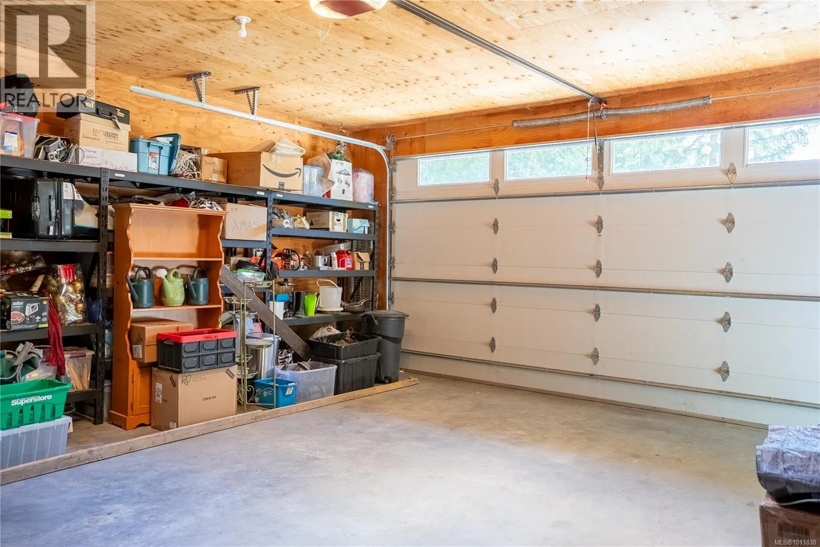 9215 Kestrel Dr