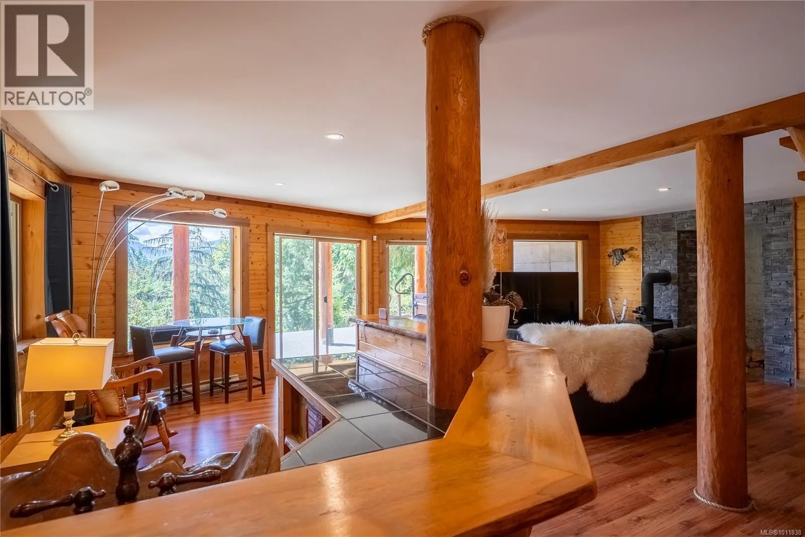 9215 Kestrel Dr