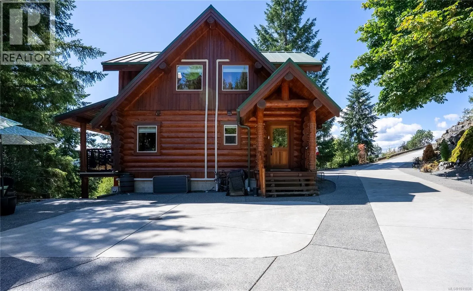 9215 Kestrel Dr