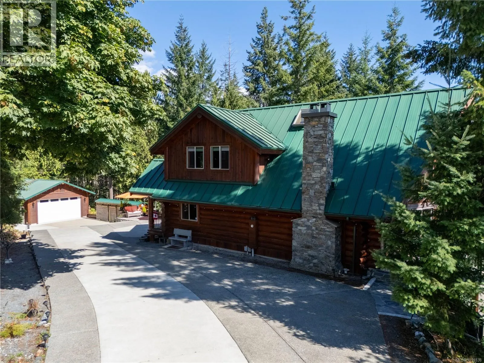 9215 Kestrel Dr
