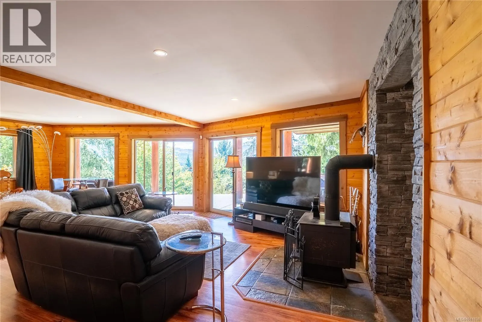 9215 Kestrel Dr