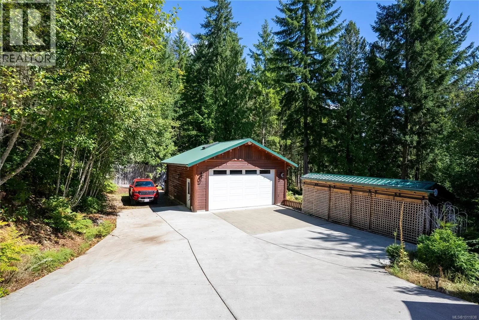 9215 Kestrel Dr