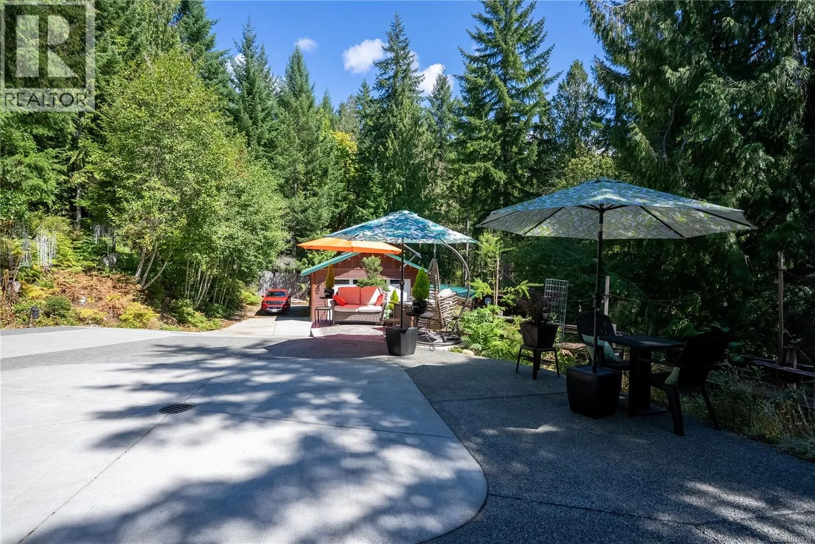 9215 Kestrel Dr