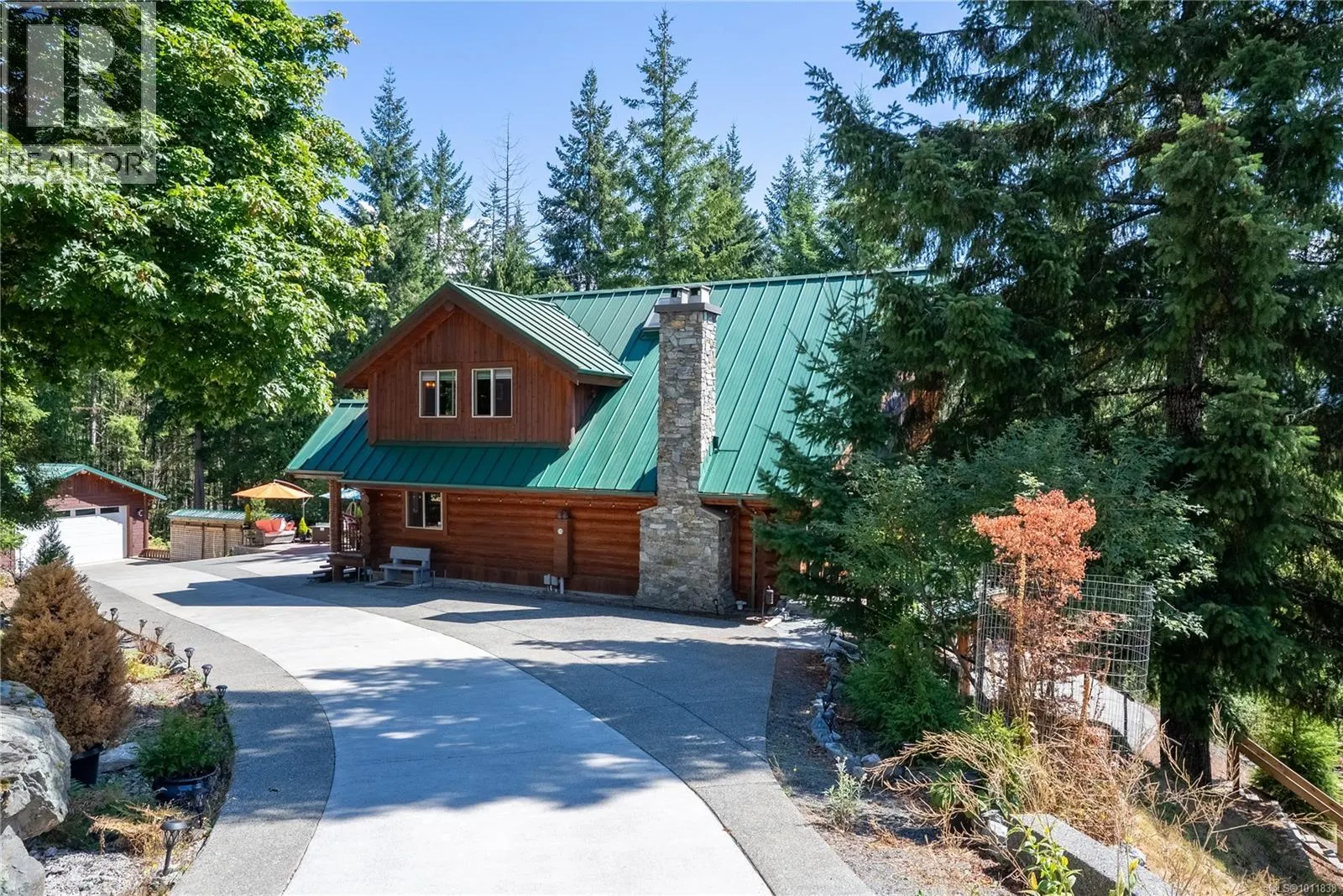 9215 Kestrel Dr