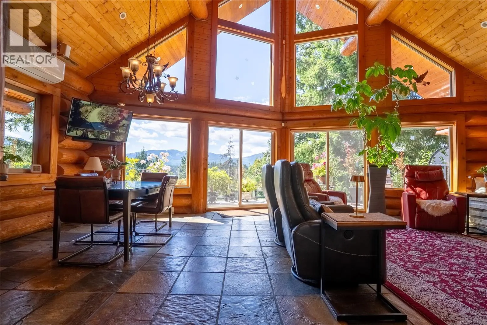 9215 Kestrel Dr