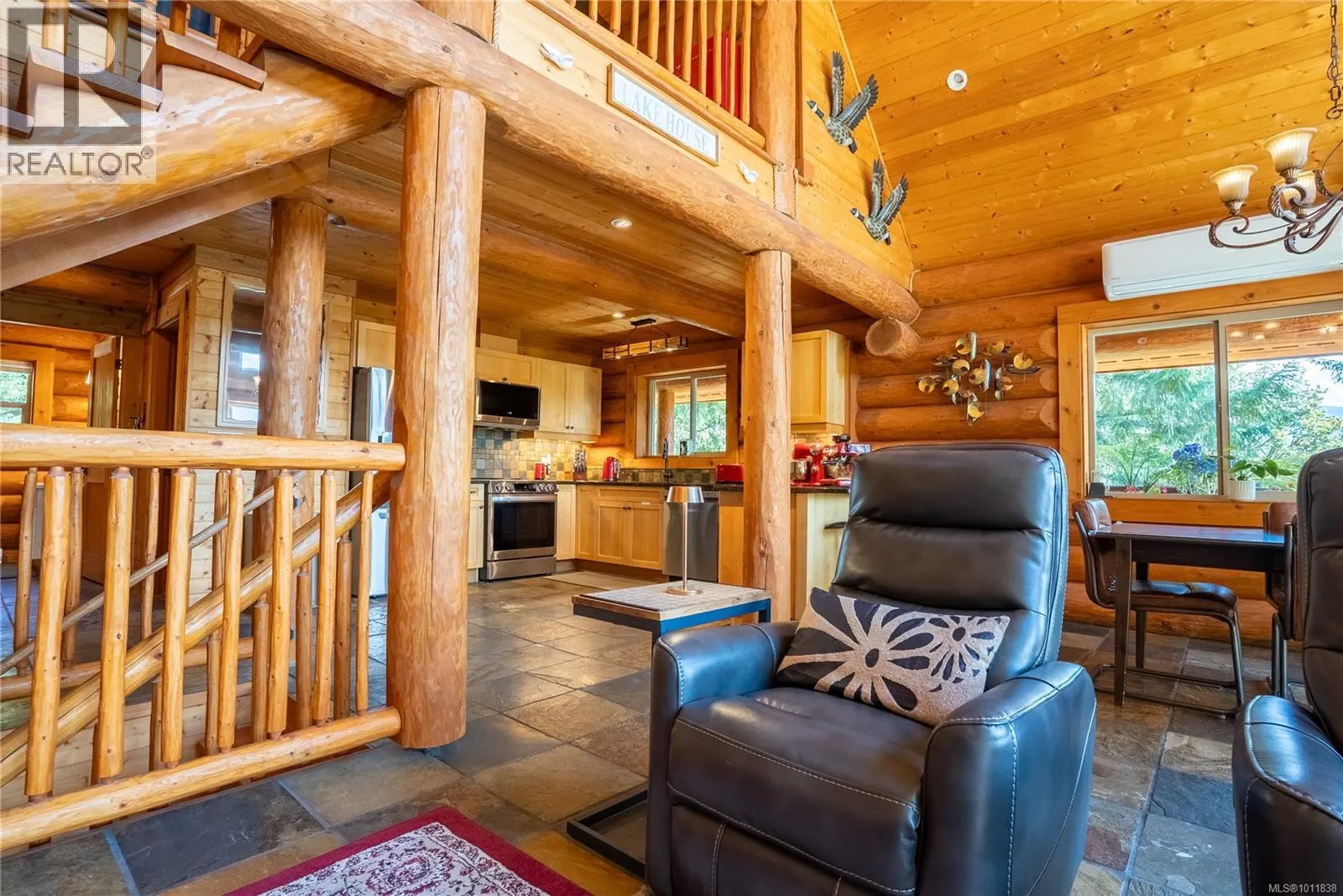 9215 Kestrel Dr