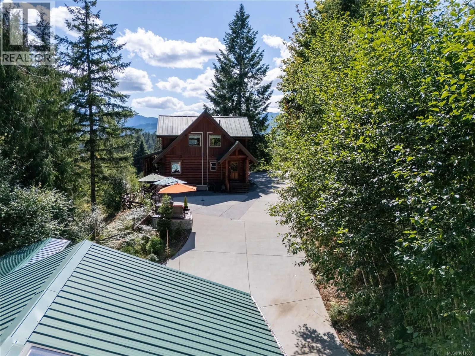 9215 Kestrel Dr