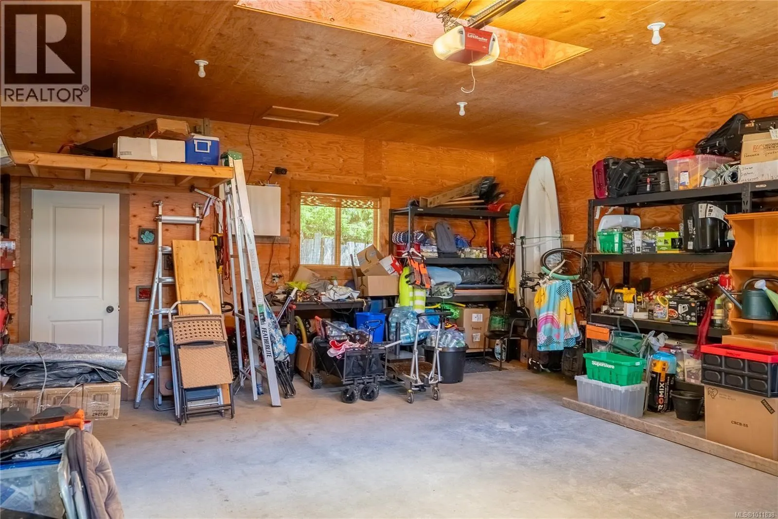 9215 Kestrel Dr