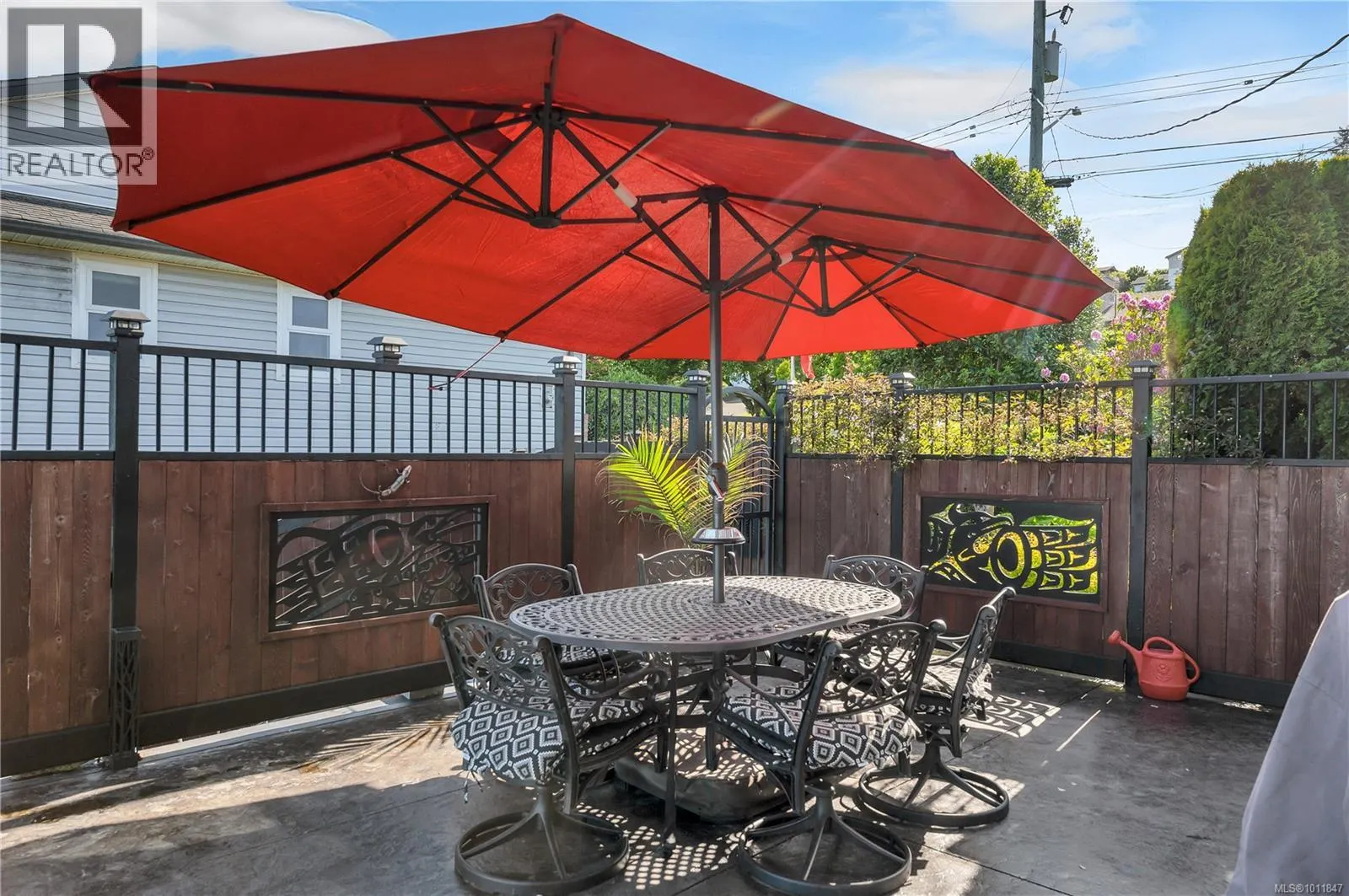 235 Thulin St S