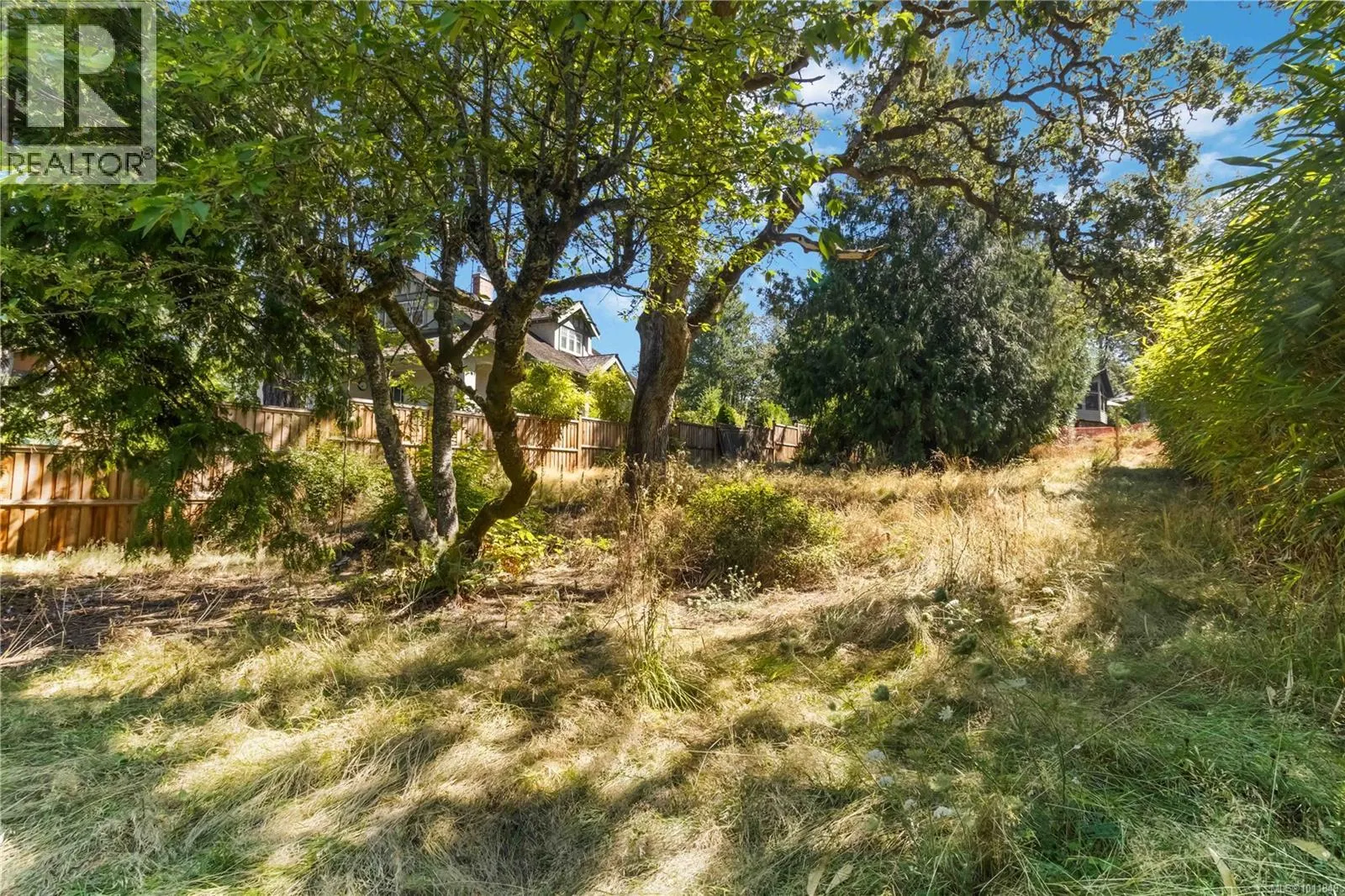 933 Woodhall Dr