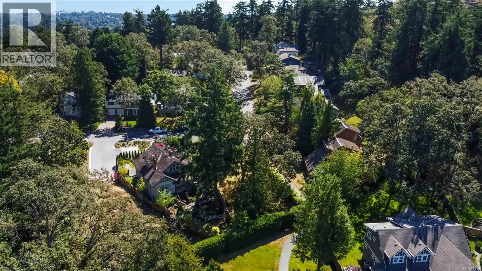 933 Woodhall Dr