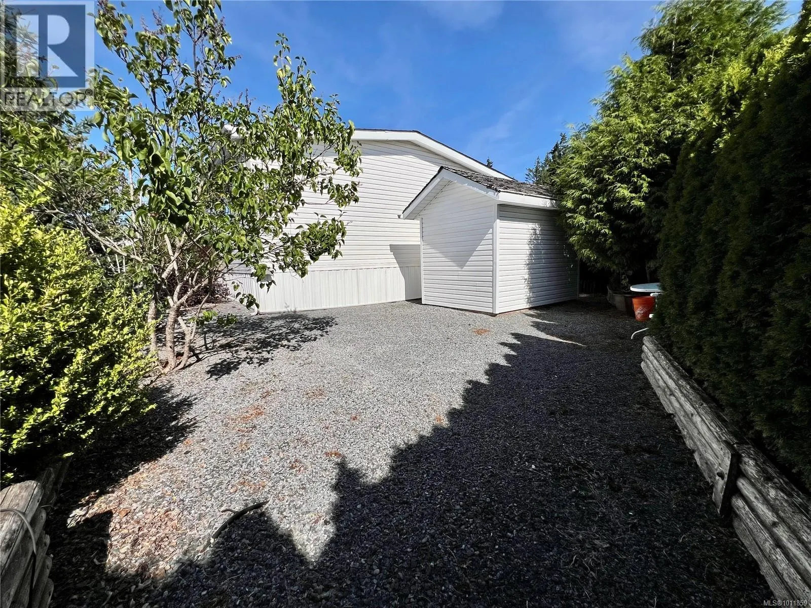 47 6325 Metral Dr