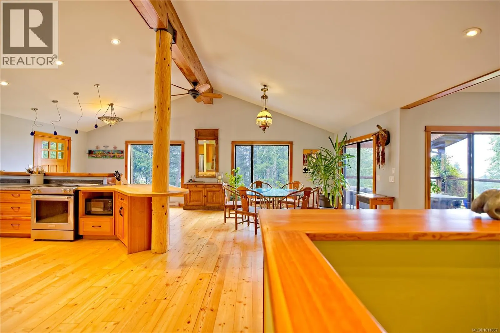 494 Isabella Point Rd
