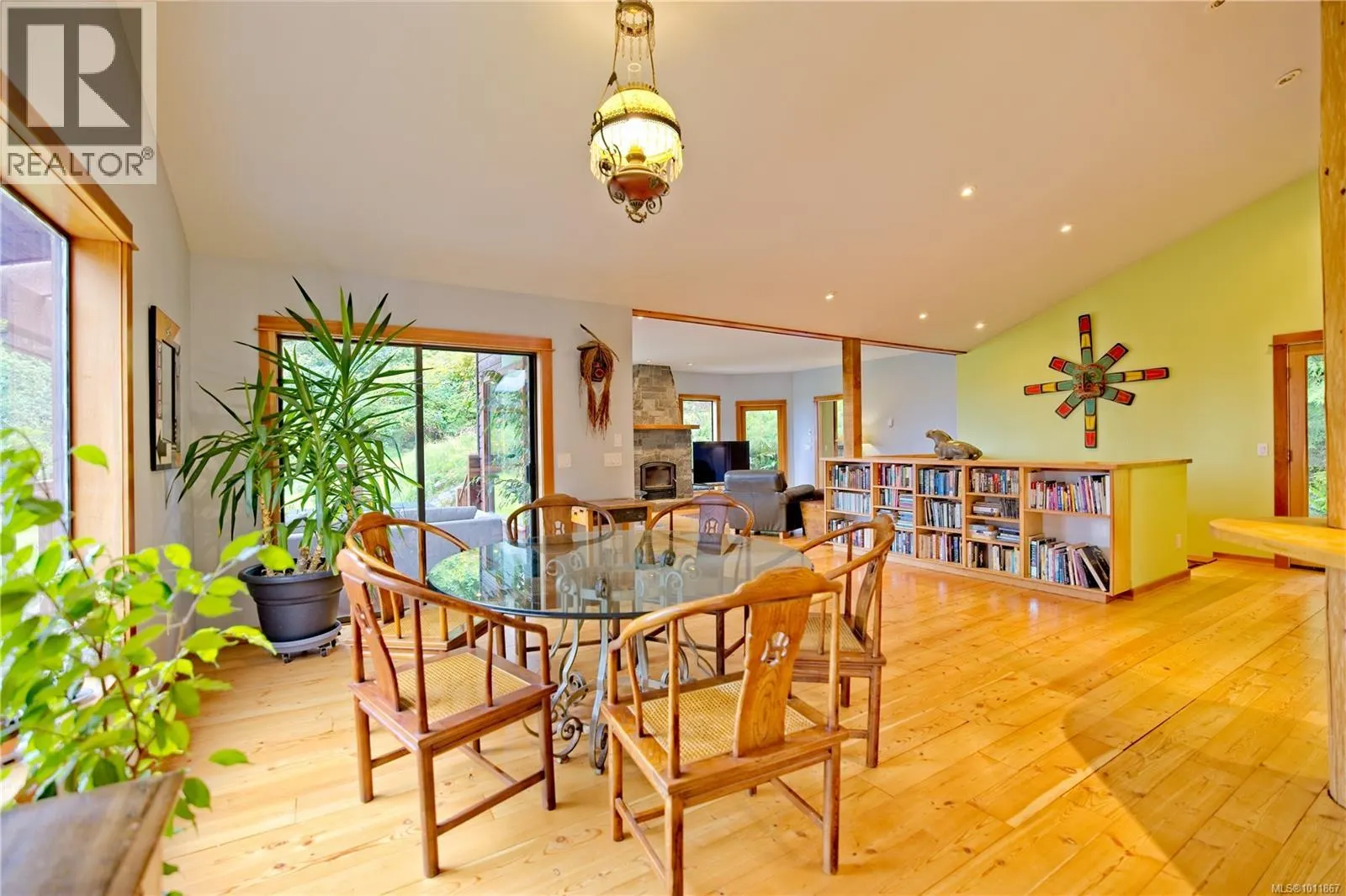 494 Isabella Point Rd