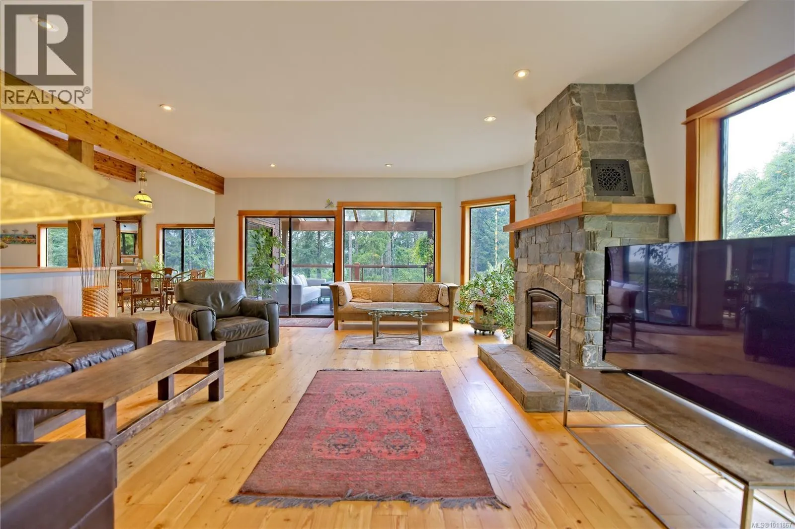 494 Isabella Point Rd