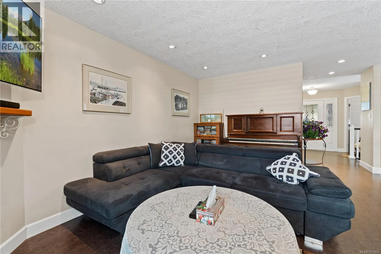 5524 Avro Way