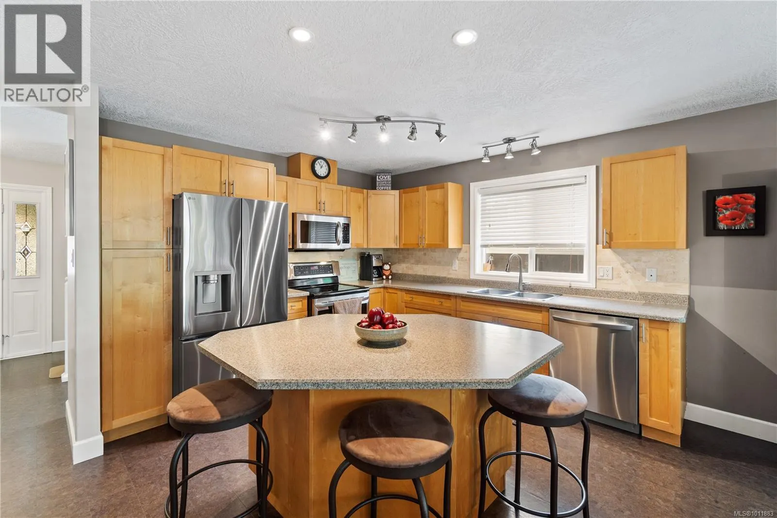 5524 Avro Way