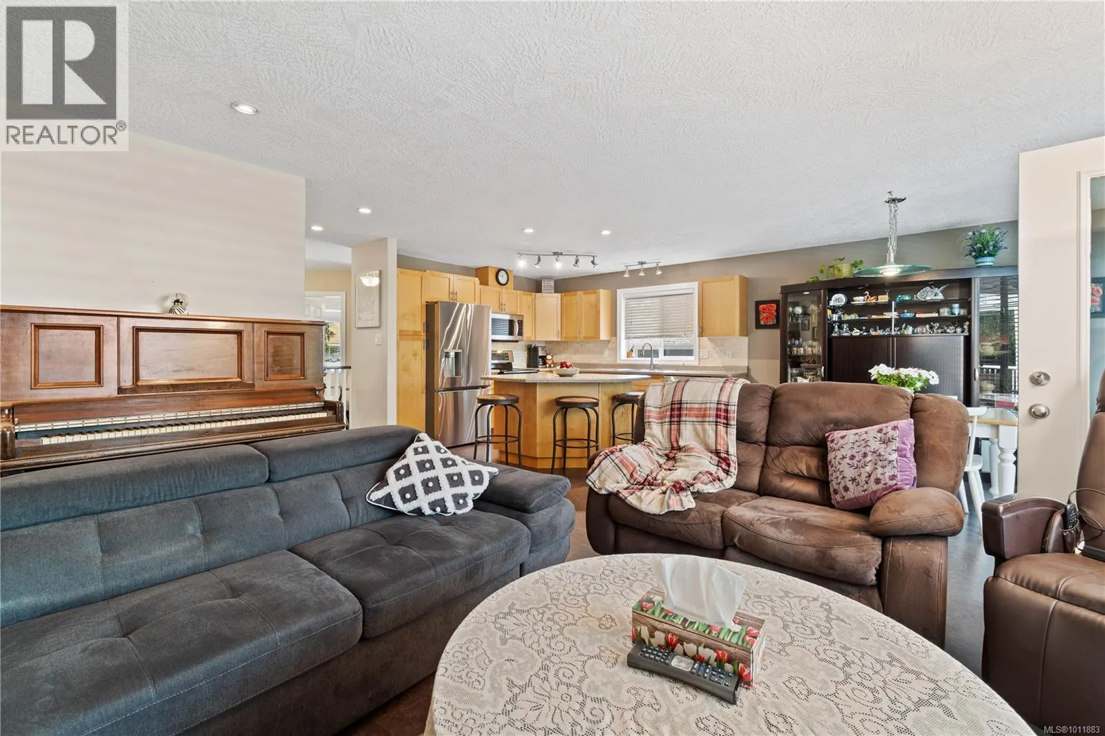 5524 Avro Way