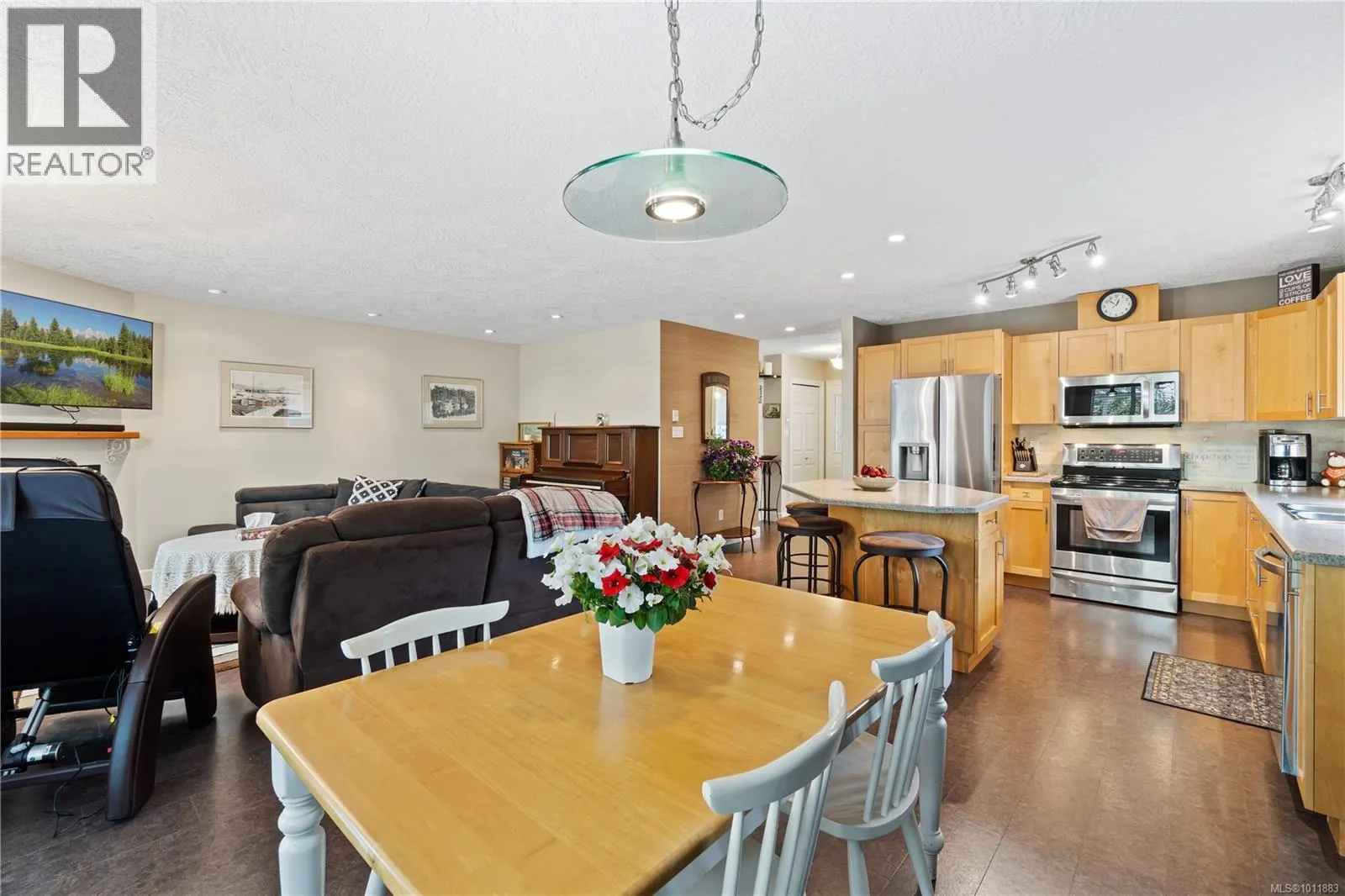 5524 Avro Way