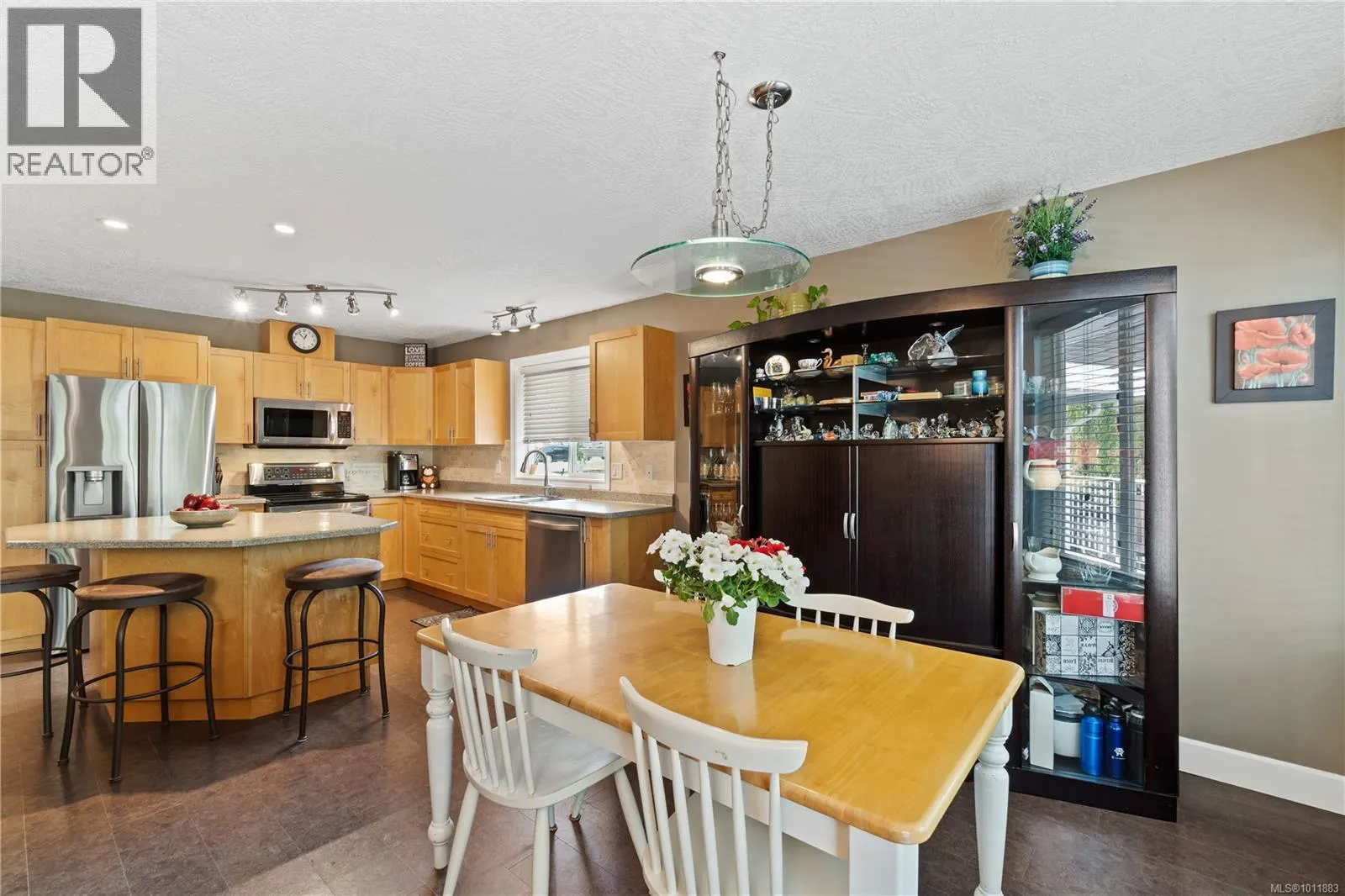 5524 Avro Way