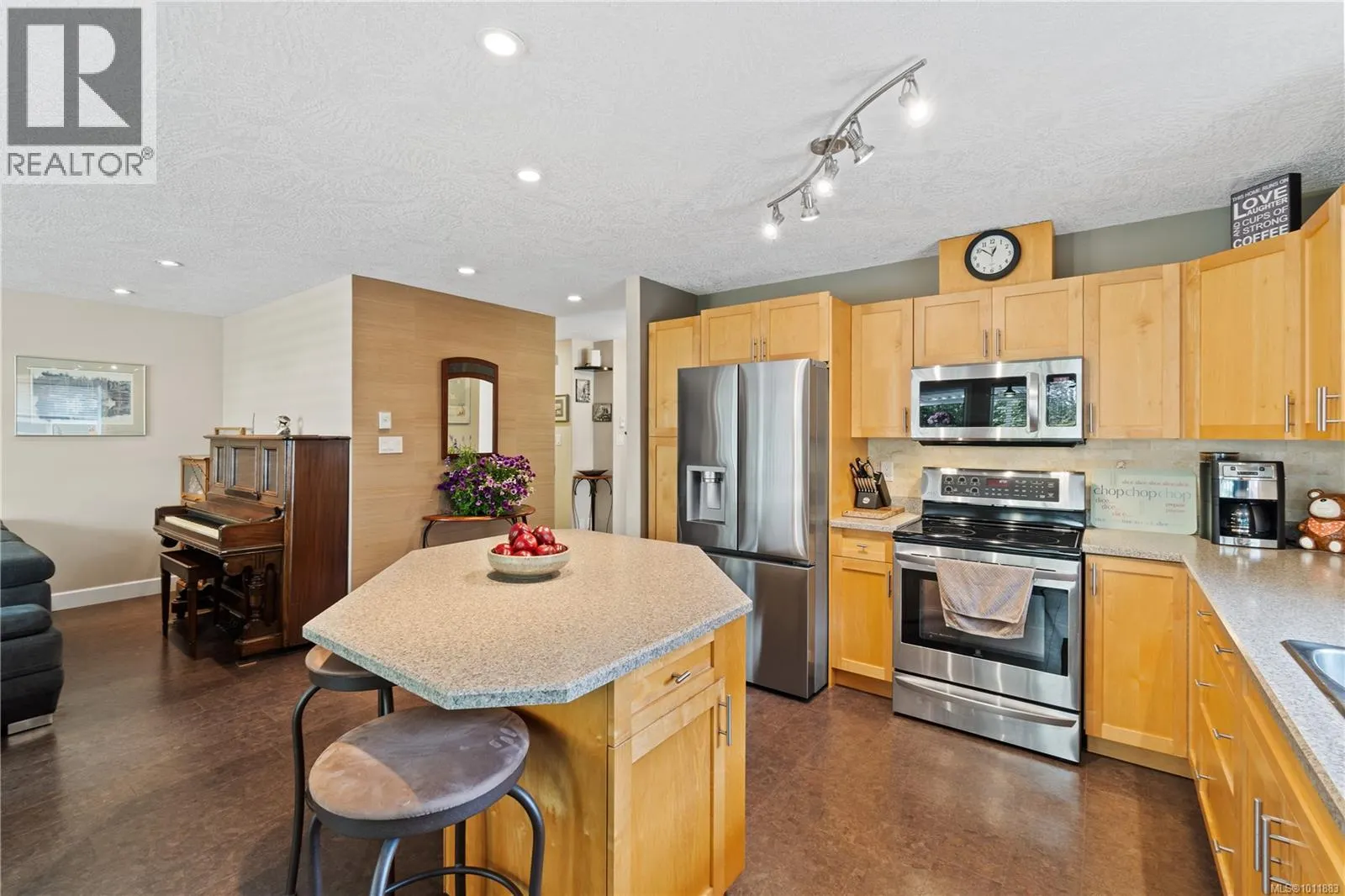 5524 Avro Way