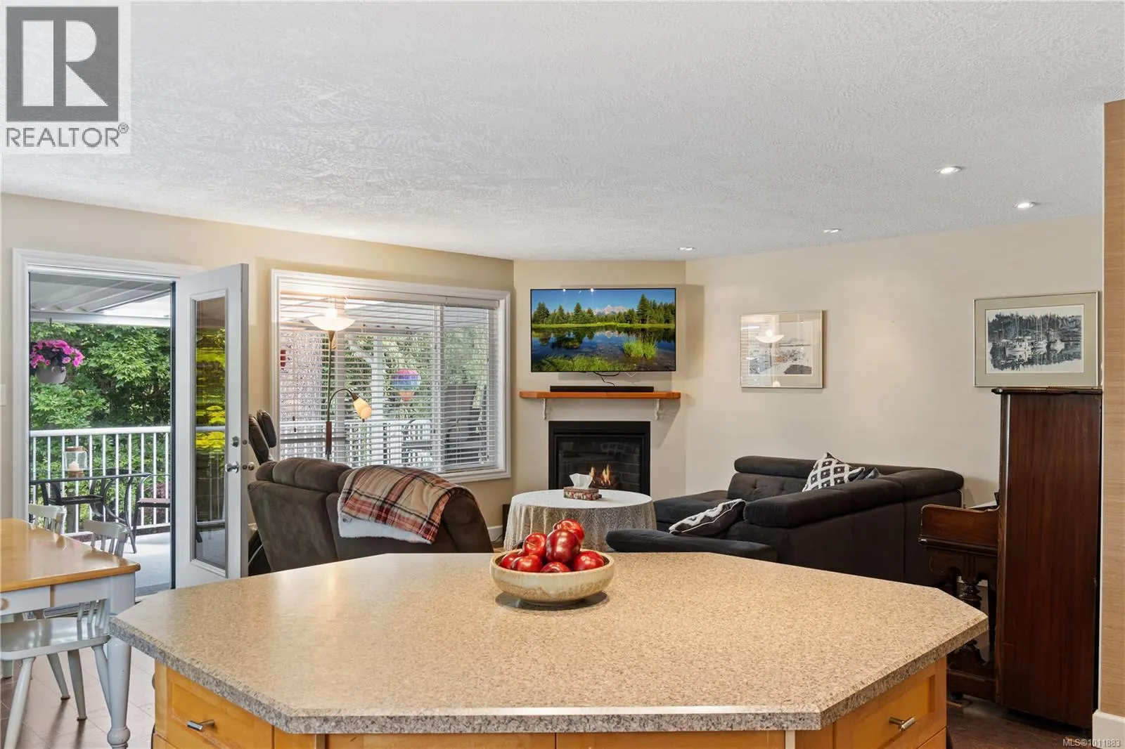5524 Avro Way