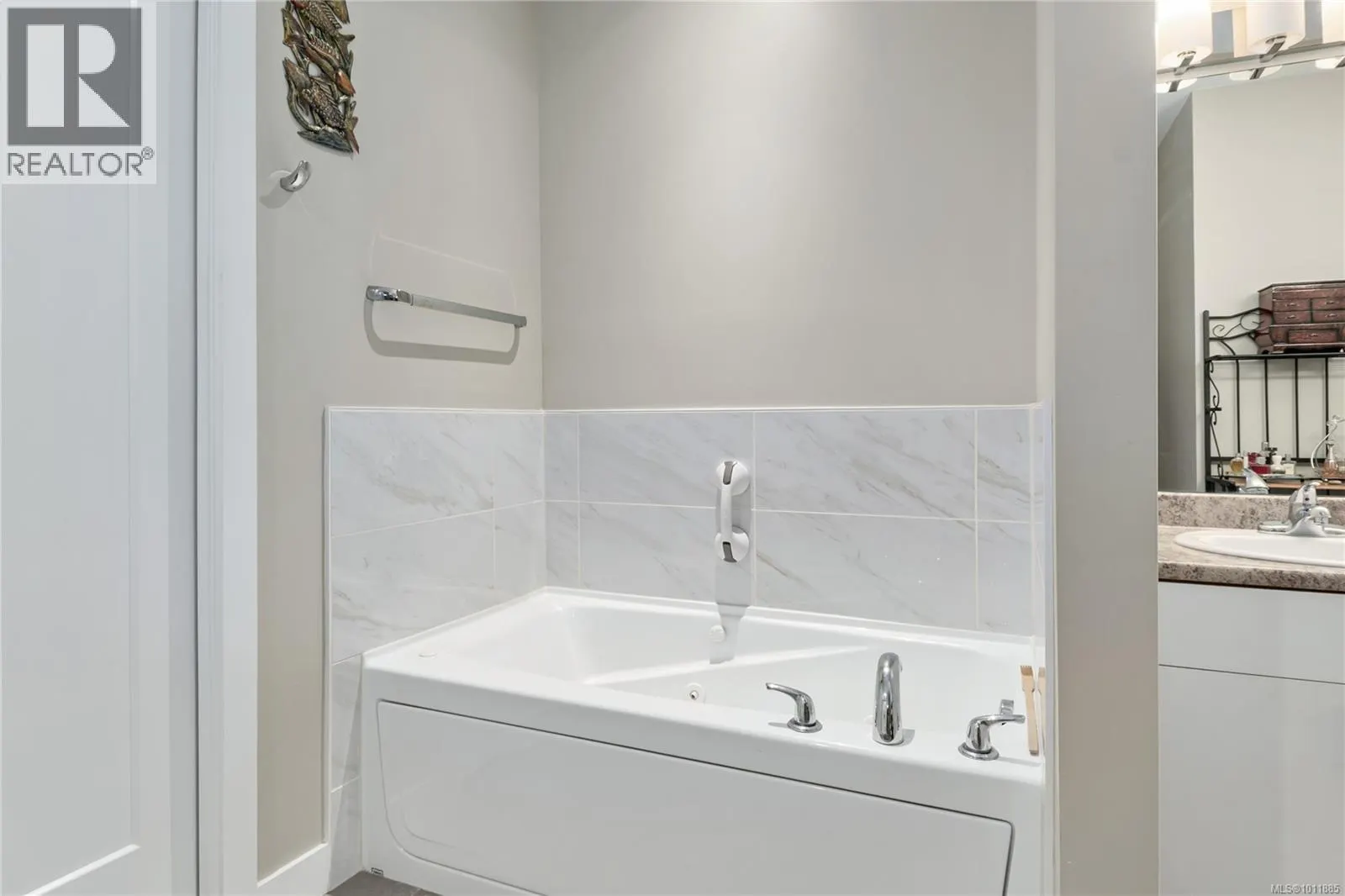 90 2006 Sierra Dr
