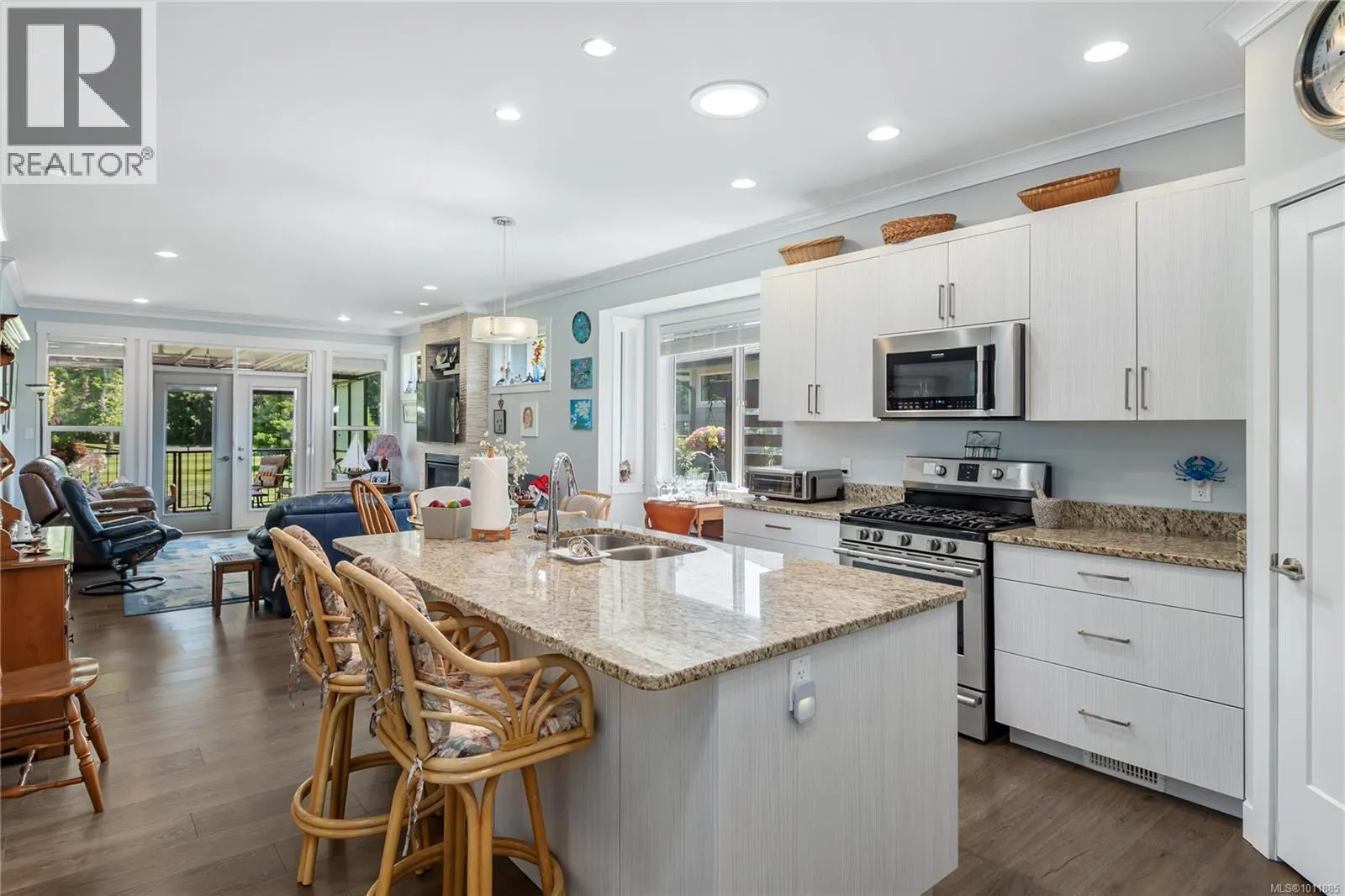 90 2006 Sierra Dr