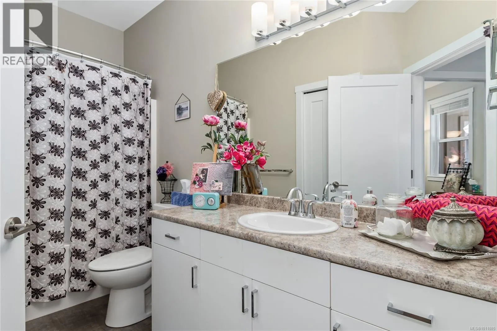 90 2006 Sierra Dr