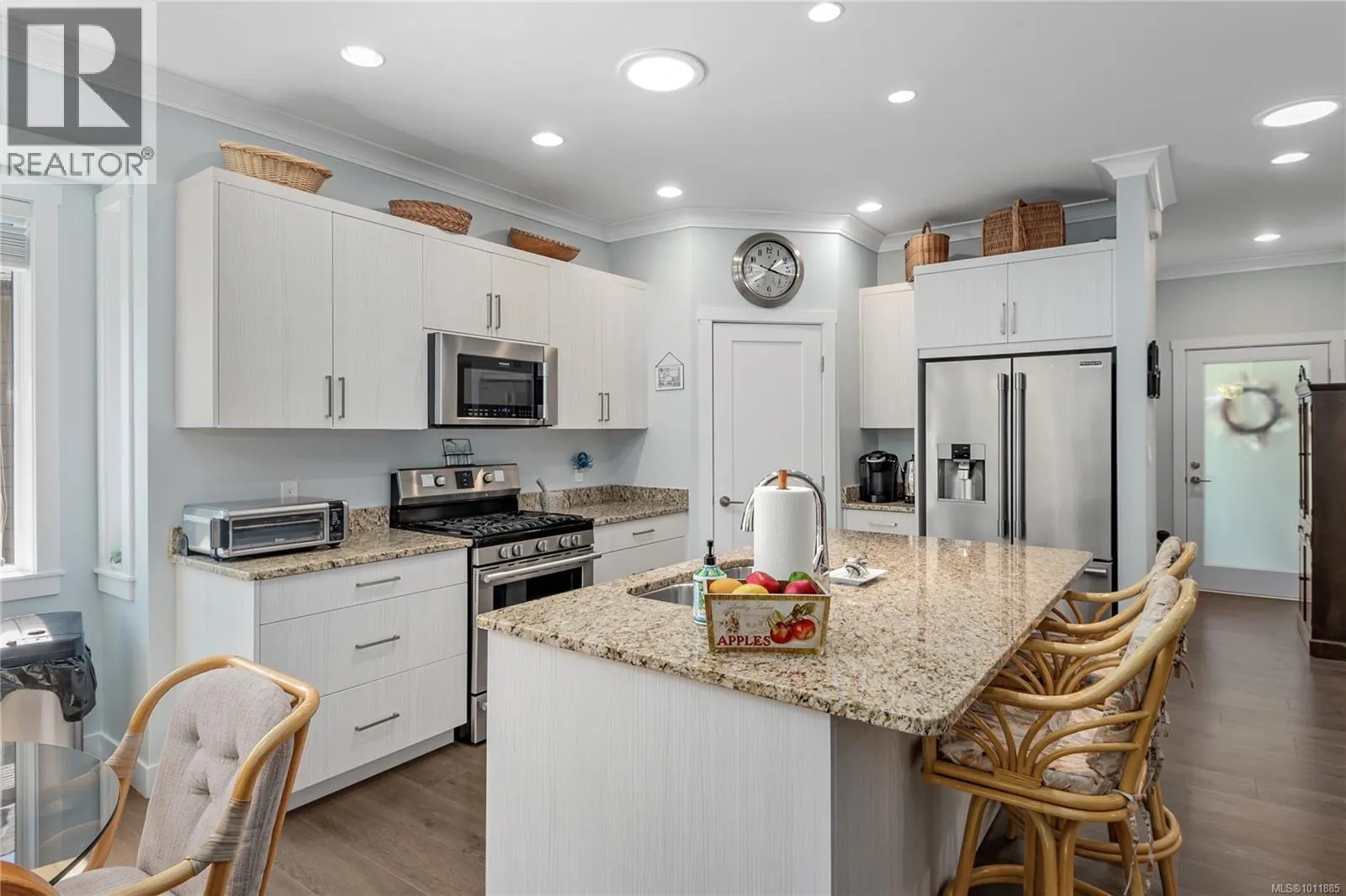 90 2006 Sierra Dr