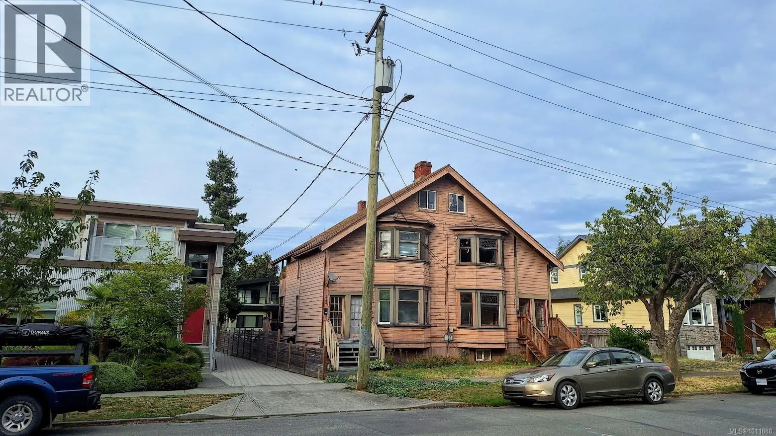 220 Michigan St