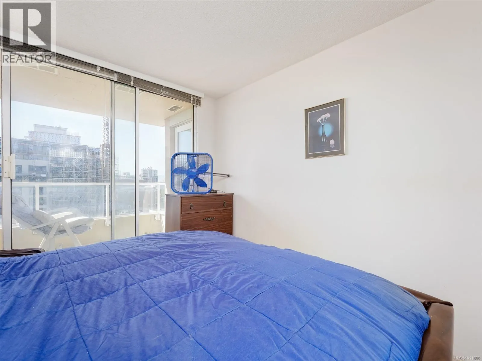 1010 835 View St