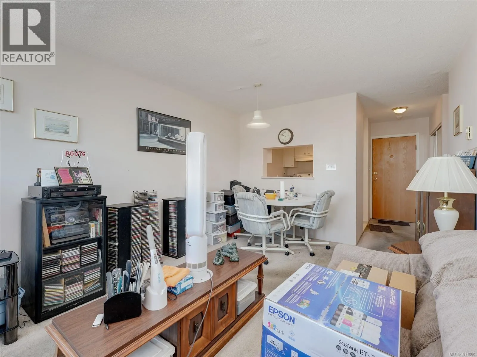 1010 835 View St