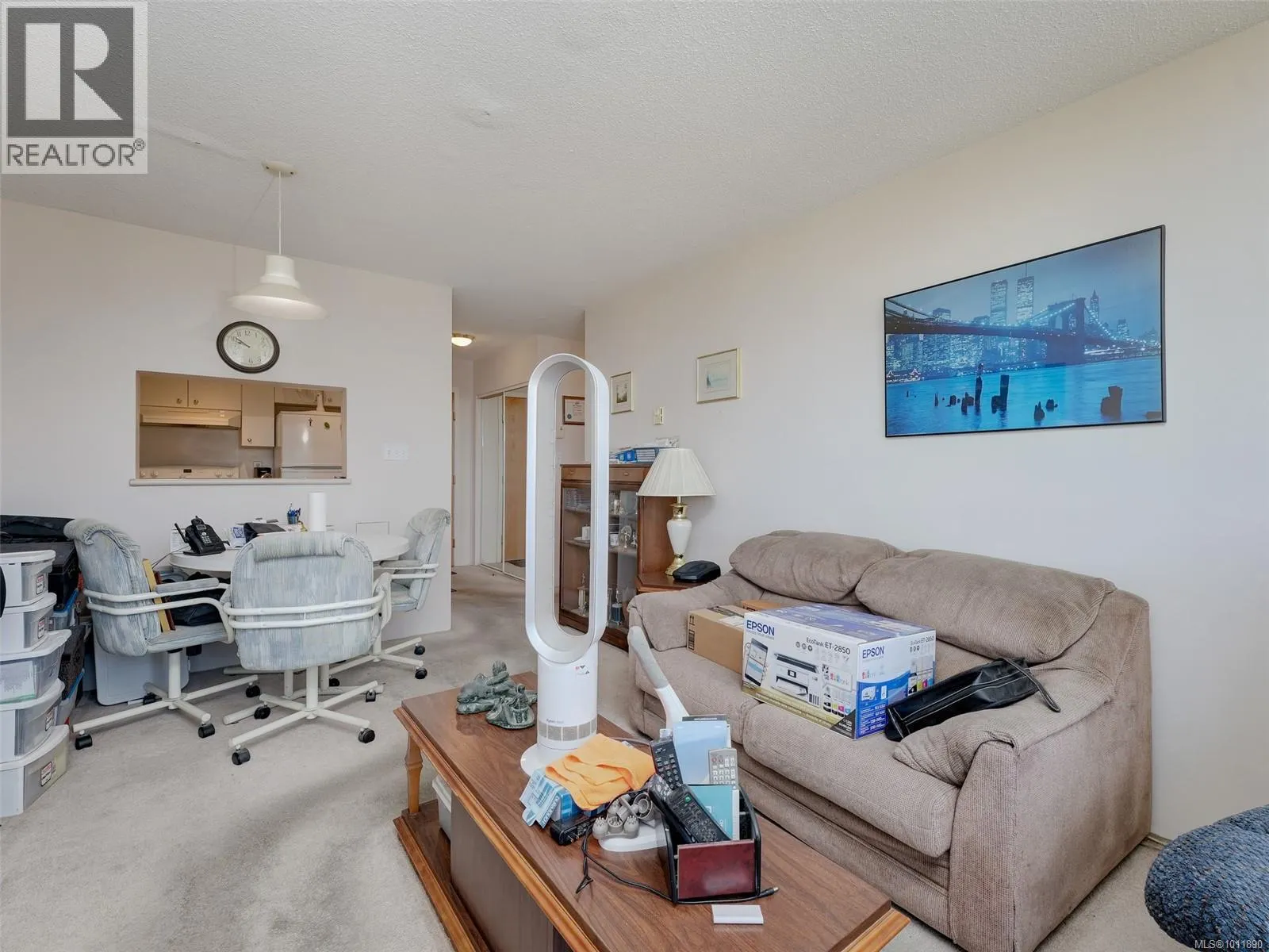 1010 835 View St