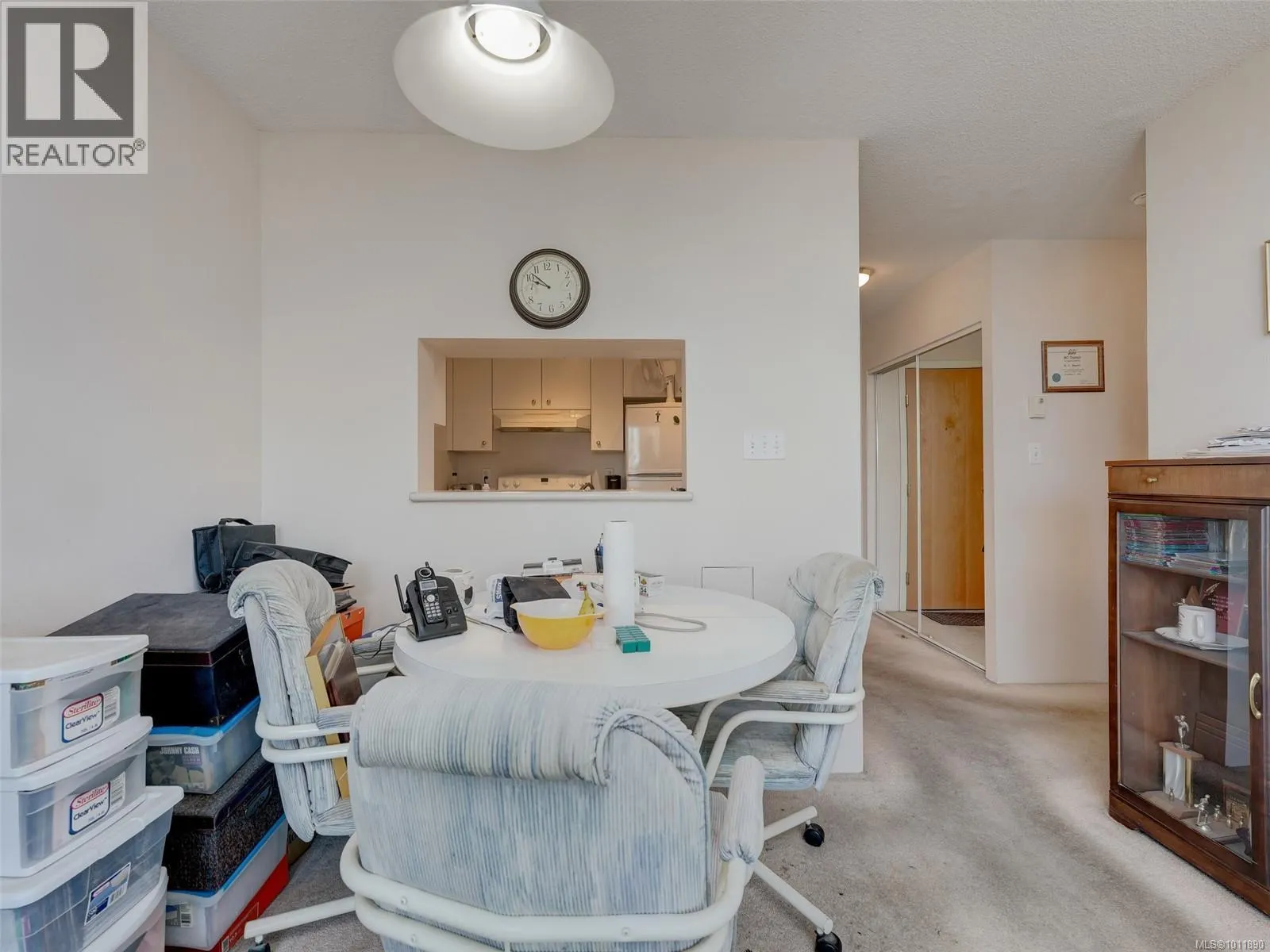 1010 835 View St