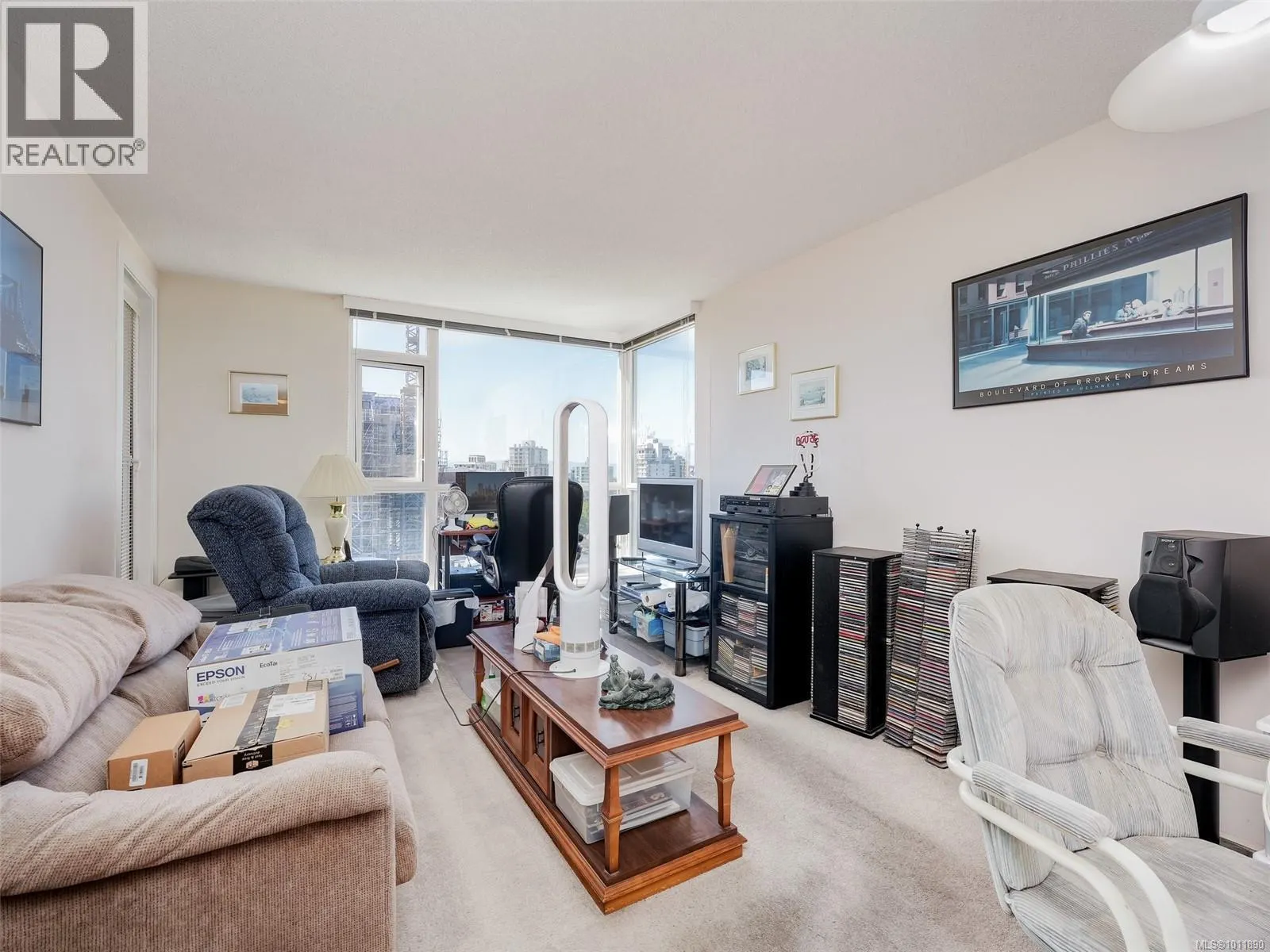 1010 835 View St