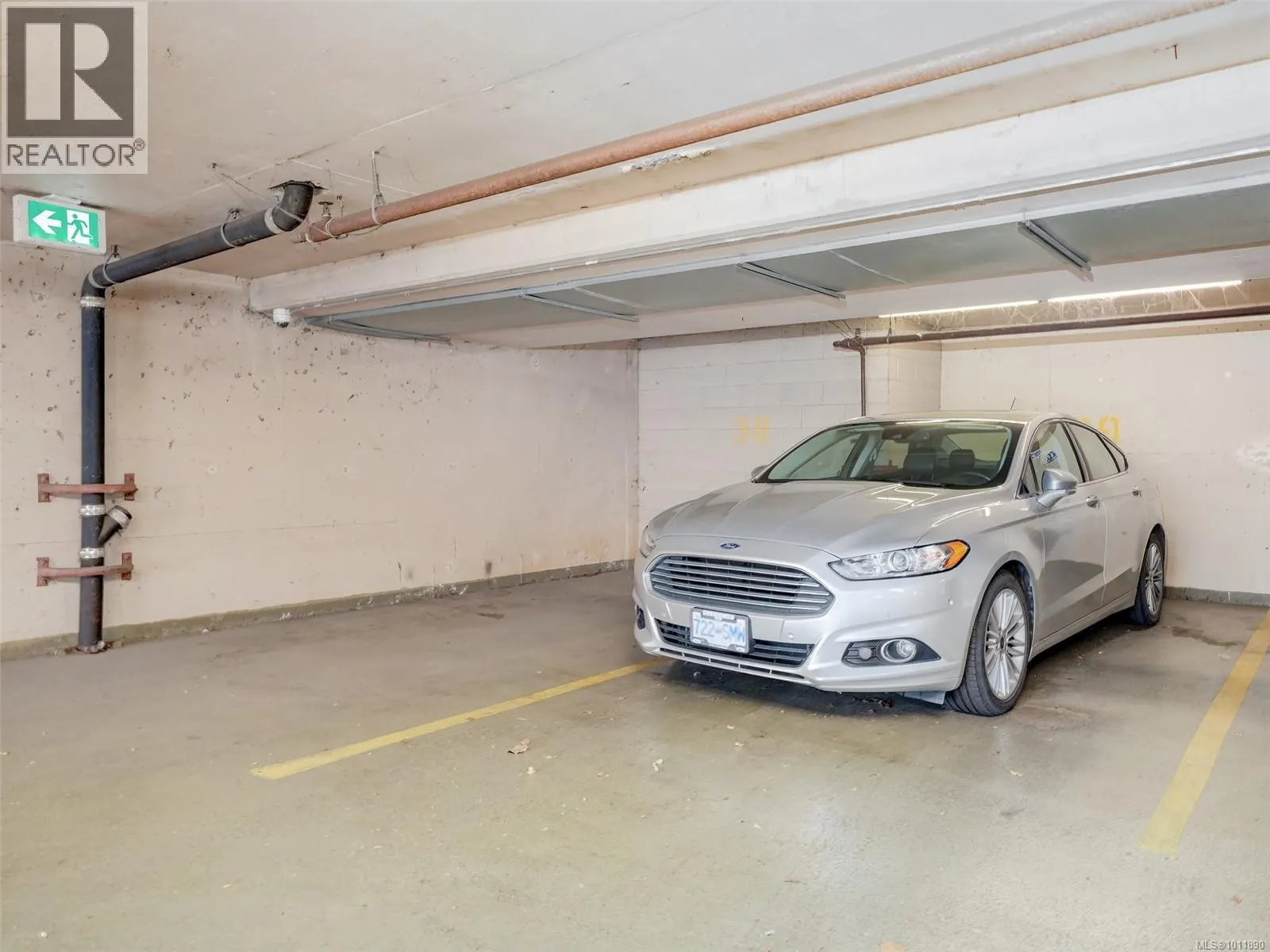 1010 835 View St