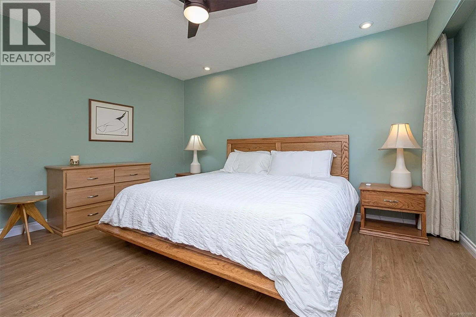 2295 Greenlands Rd
