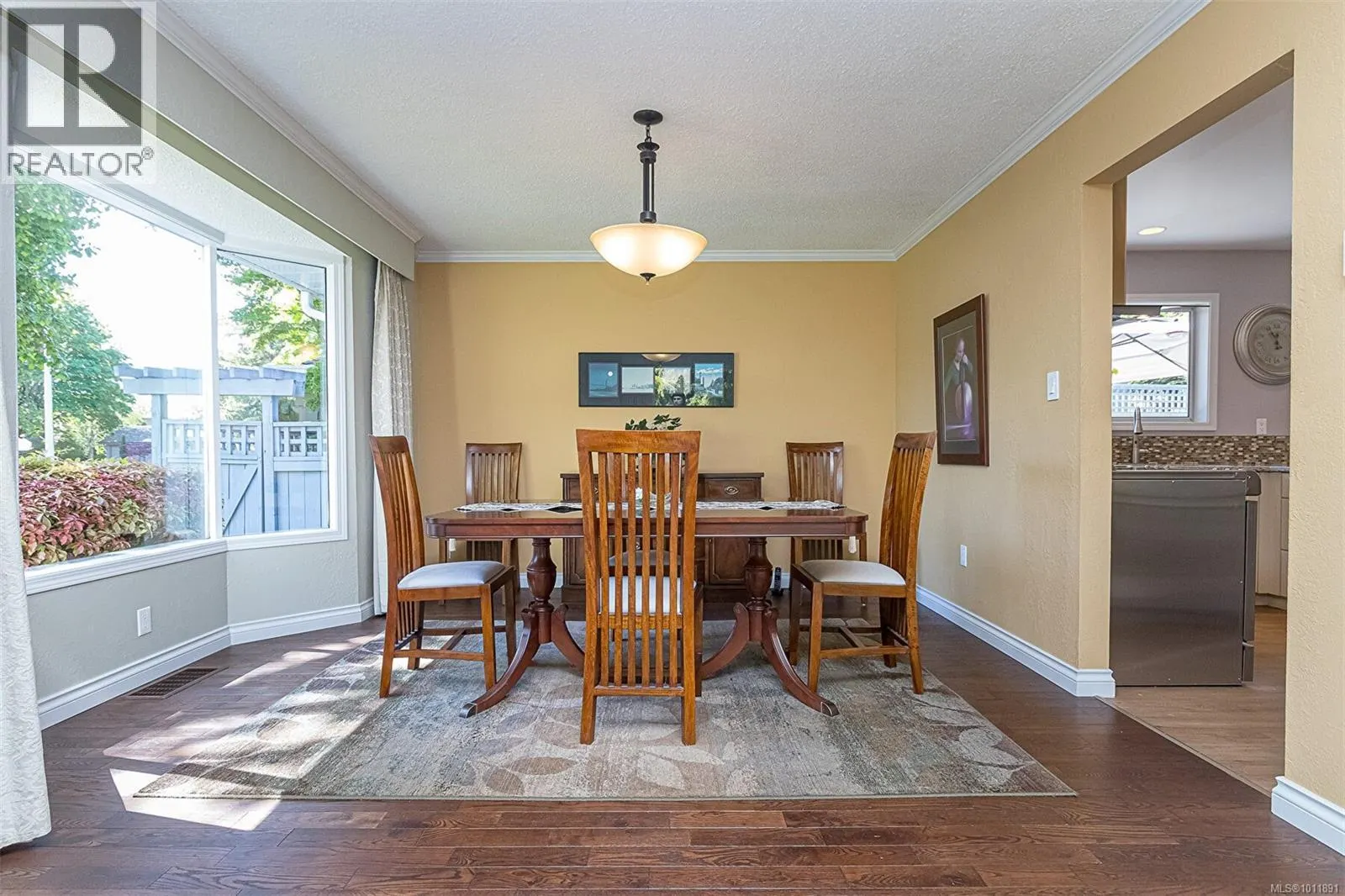 2295 Greenlands Rd