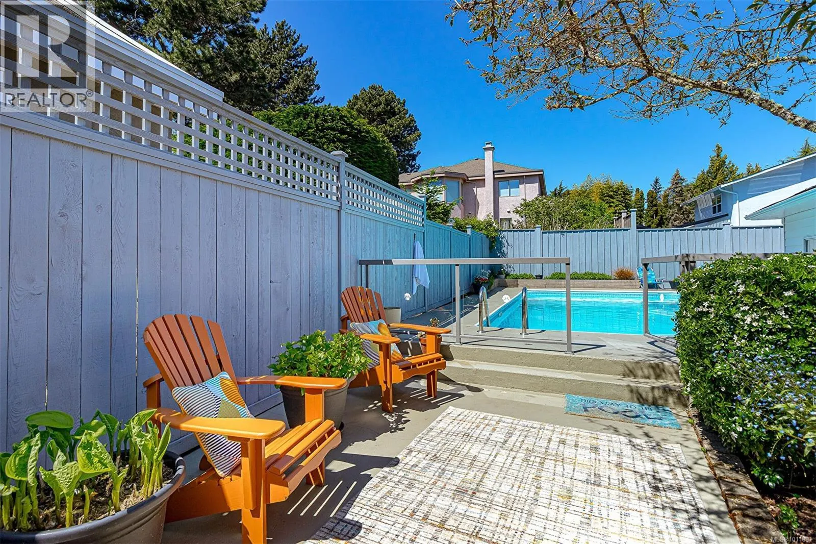 2295 Greenlands Rd