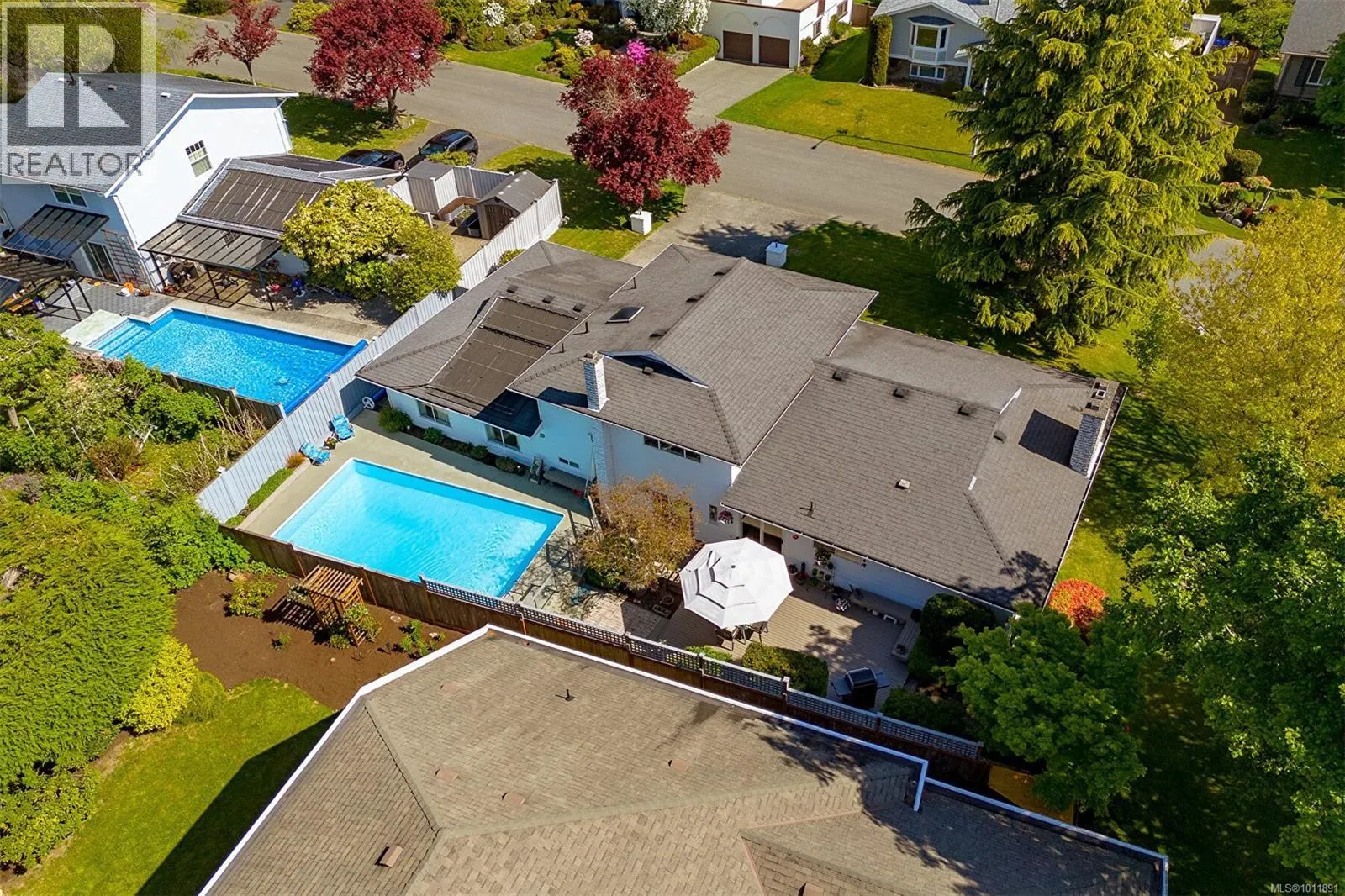 2295 Greenlands Rd