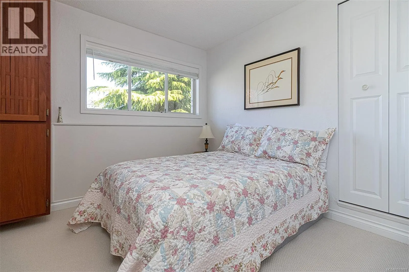 2295 Greenlands Rd